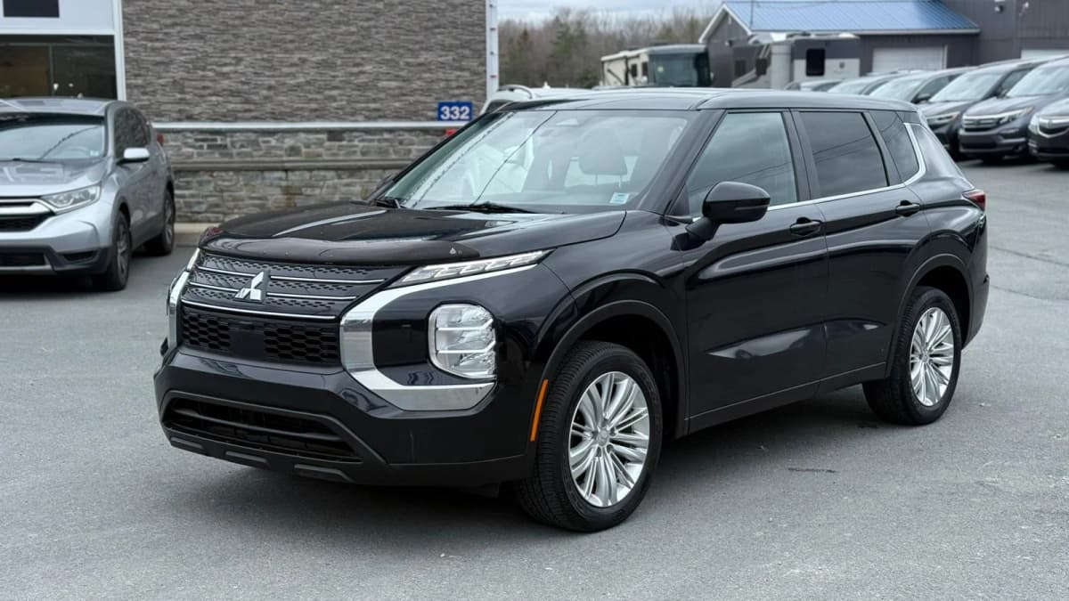 2022 Mitsubishi Outlander ES S-AWC