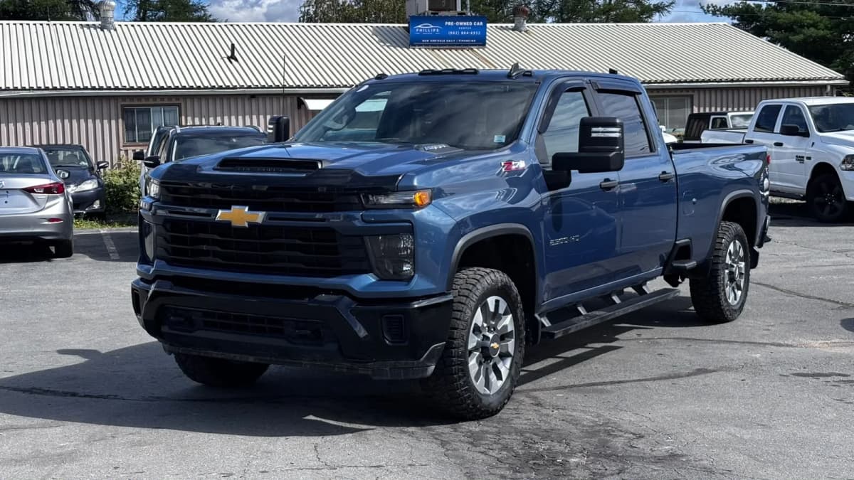 2025 Chevrolet Silverado 2500HD 4x4 Custom Crew Cab LB