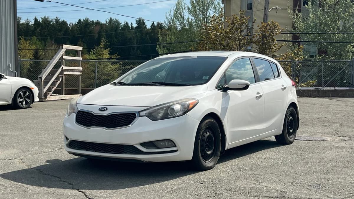 2016 KIA Forte 5-Door EX