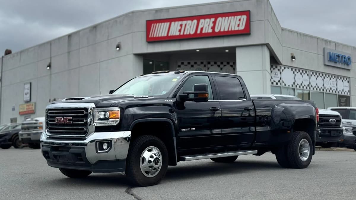 2017 GMC SIERRA 3500 HEAVY DUTY SLE 6.6L TURBO DIESEL V8 4WD Crew Cab 167.7"