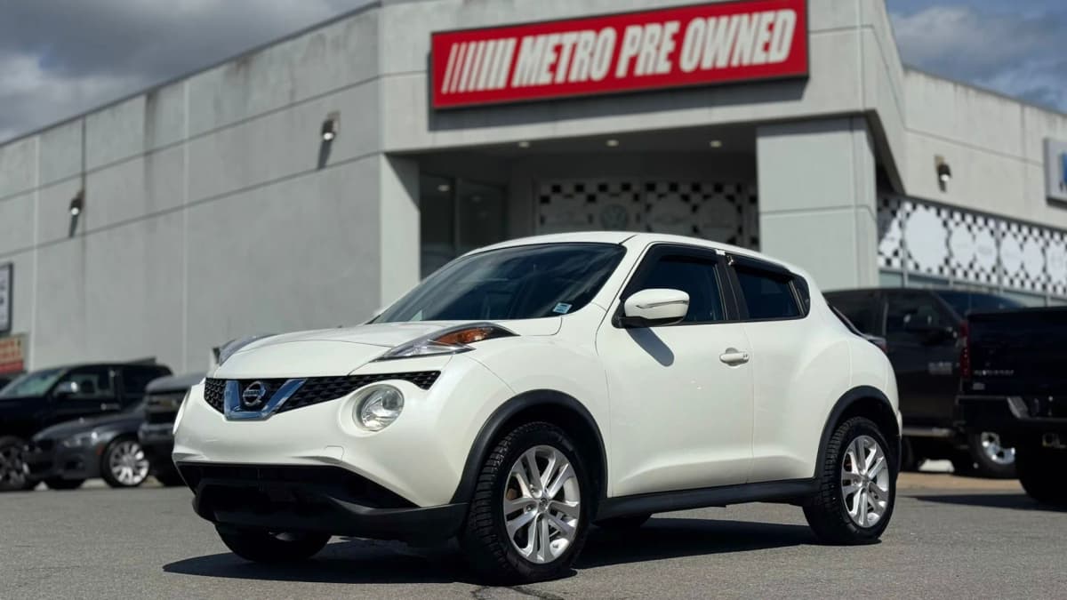 2015 Nissan Juke SV CVT FWD