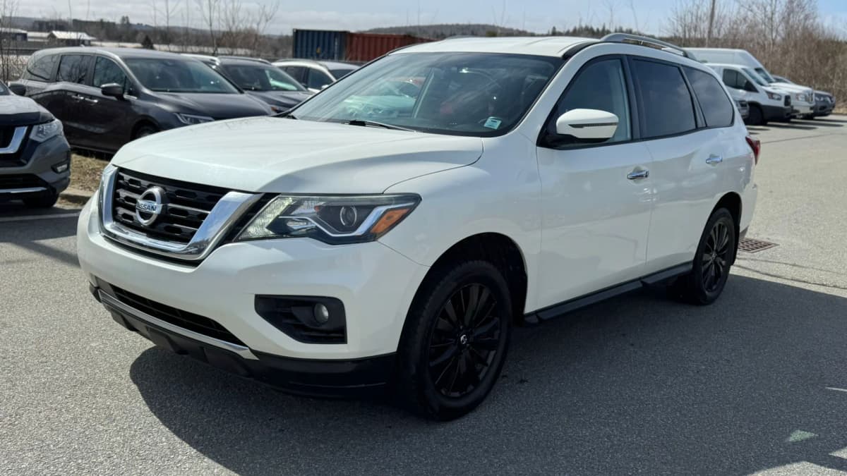 2018 Nissan Pathfinder SV Tech 4x4 7 Seater