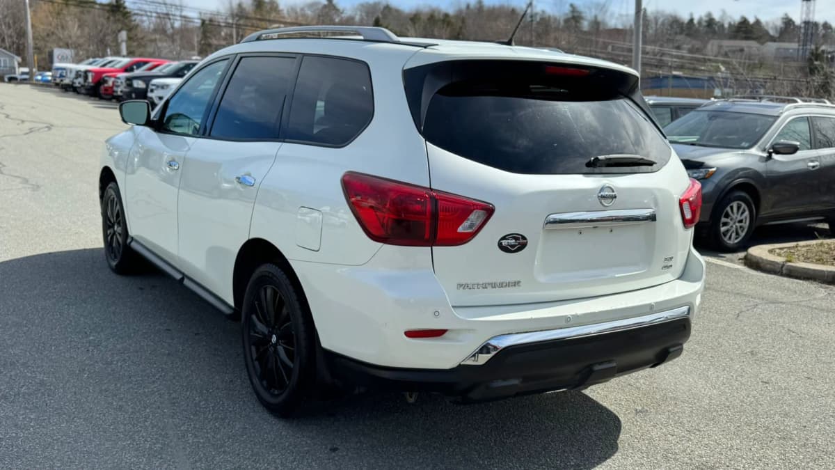 2018 Nissan Pathfinder SV Tech 4x4 7 Seater thumbnail 7