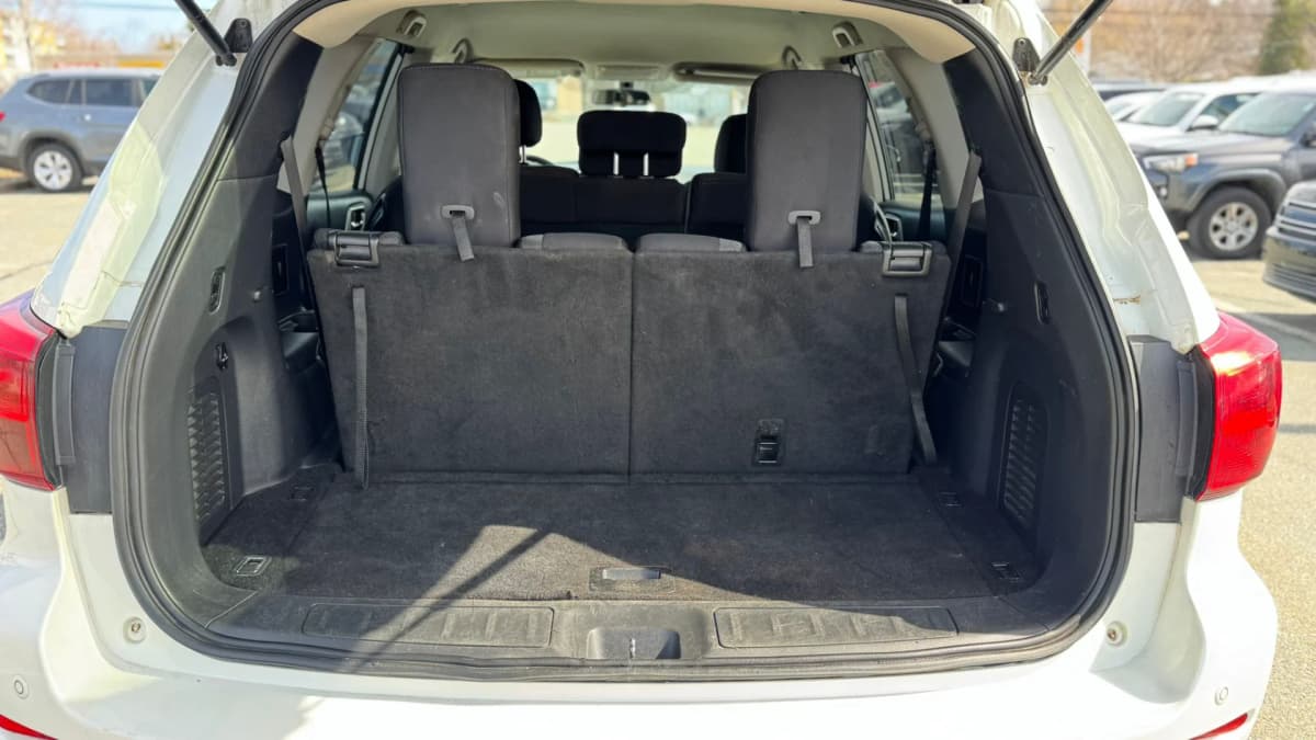 2018 Nissan Pathfinder SV Tech 4x4 7 Seater thumbnail 9