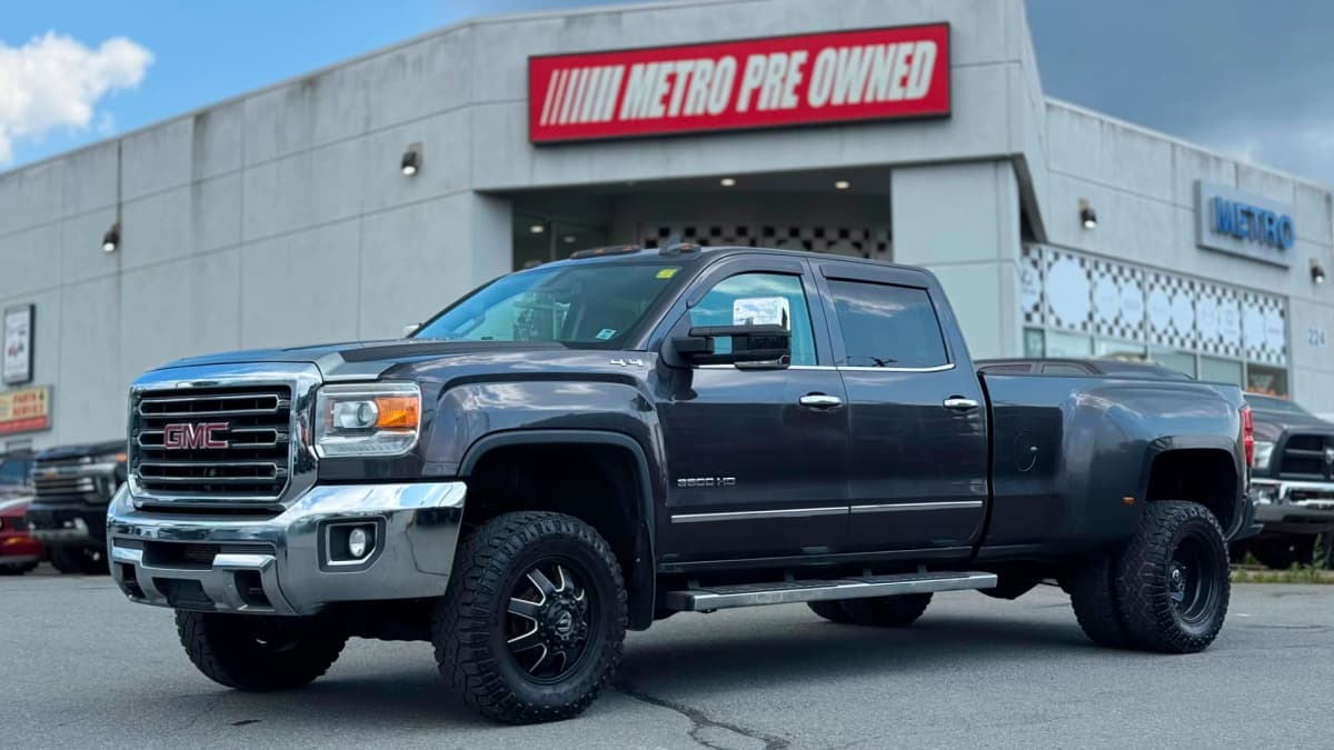 2016 GMC SIERRA 3500 HD SLT 4WD Crew Cab 167.7" DURAMAX 6.6L TURBO DIESEL V8