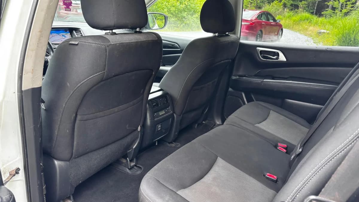 2018 Nissan Pathfinder SV Tech 7 Passenger thumbnail 16