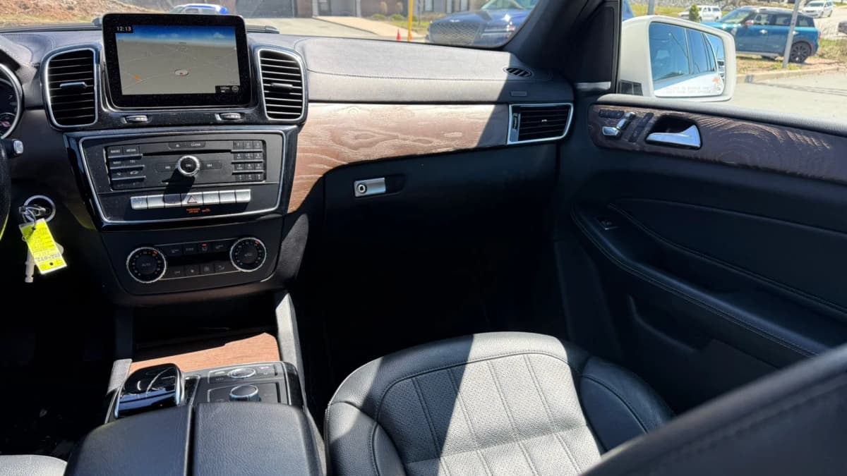 2019 Mercedes-Benz GLS 450 4MATIC AWD 3.0L V6 7 Seater thumbnail 16