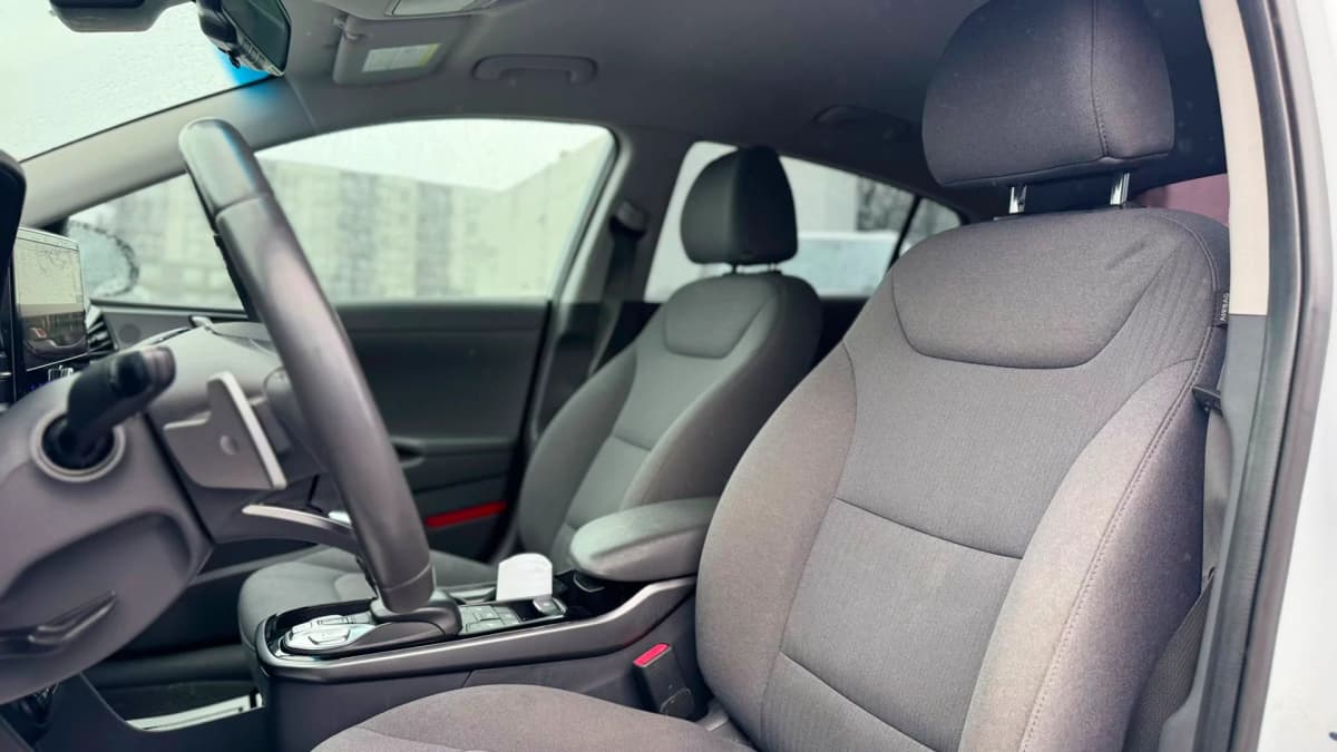 2020 Hyundai IONIQ ELECTRIC PREFERRED thumbnail 19
