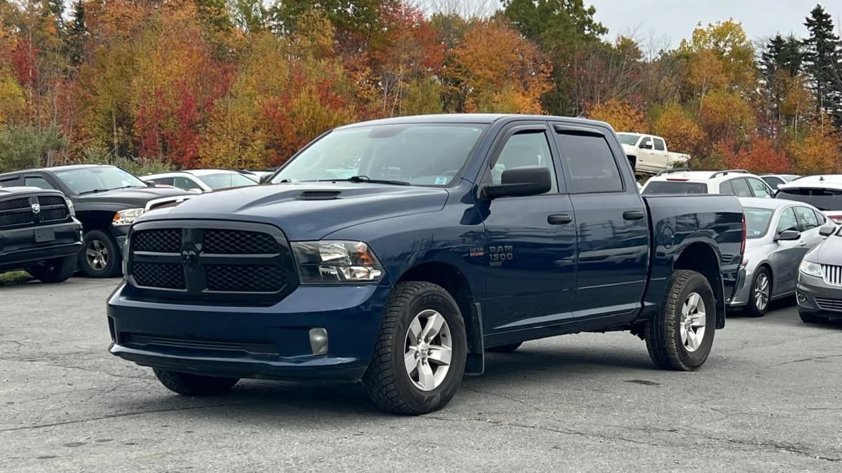 2019 RAM 1500 Classic Express 4WD 5.7L Hemi Crew Cab 5'7" Bed