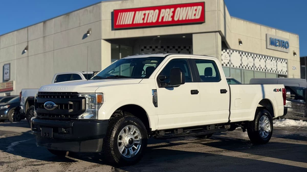 2022 Ford F-250 SUPER DUTY SRW XL 4WD Crew Cab 8' Box 6.2L V8