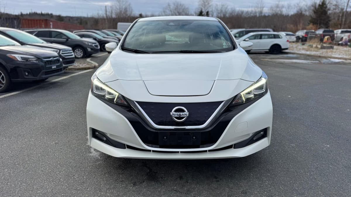 2018 Nissan LEAF S Hatchback photo 2