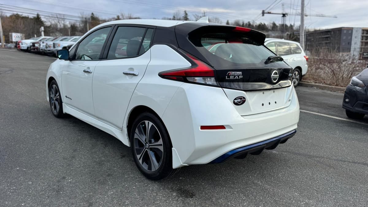 2018 Nissan LEAF S Hatchback thumbnail 7