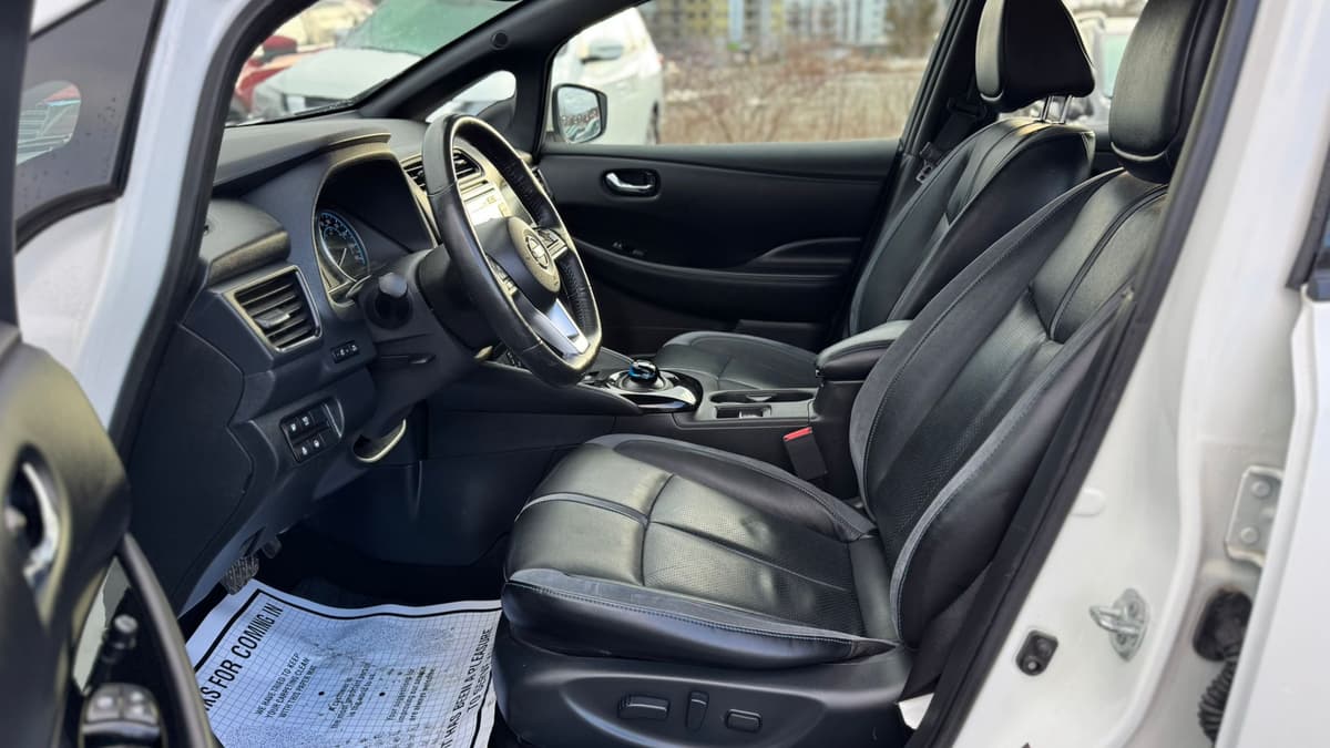 2018 Nissan LEAF S Hatchback photo 11