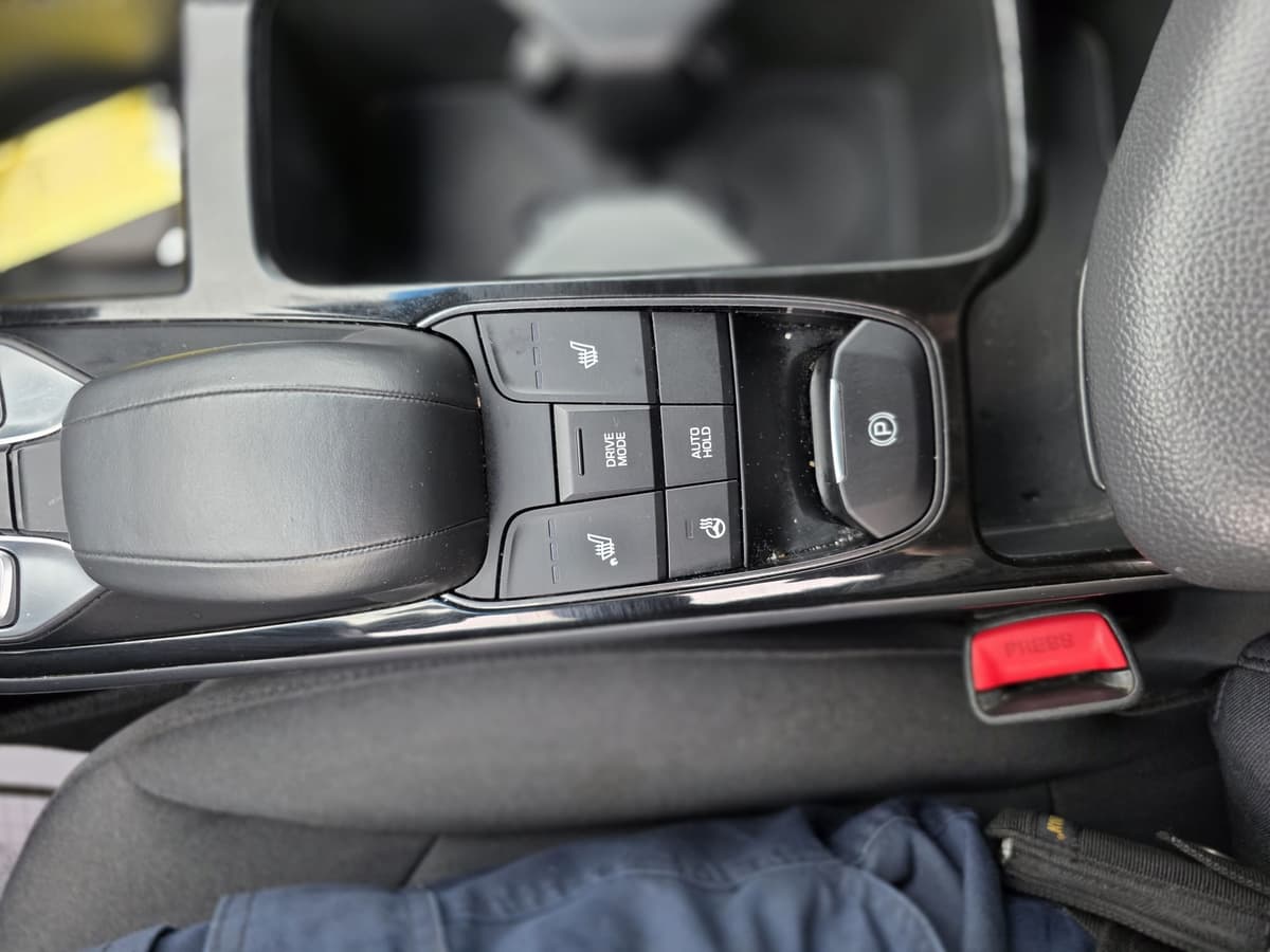 2020 Hyundai IONIQ ELECTRIC PREFERRED thumbnail 17