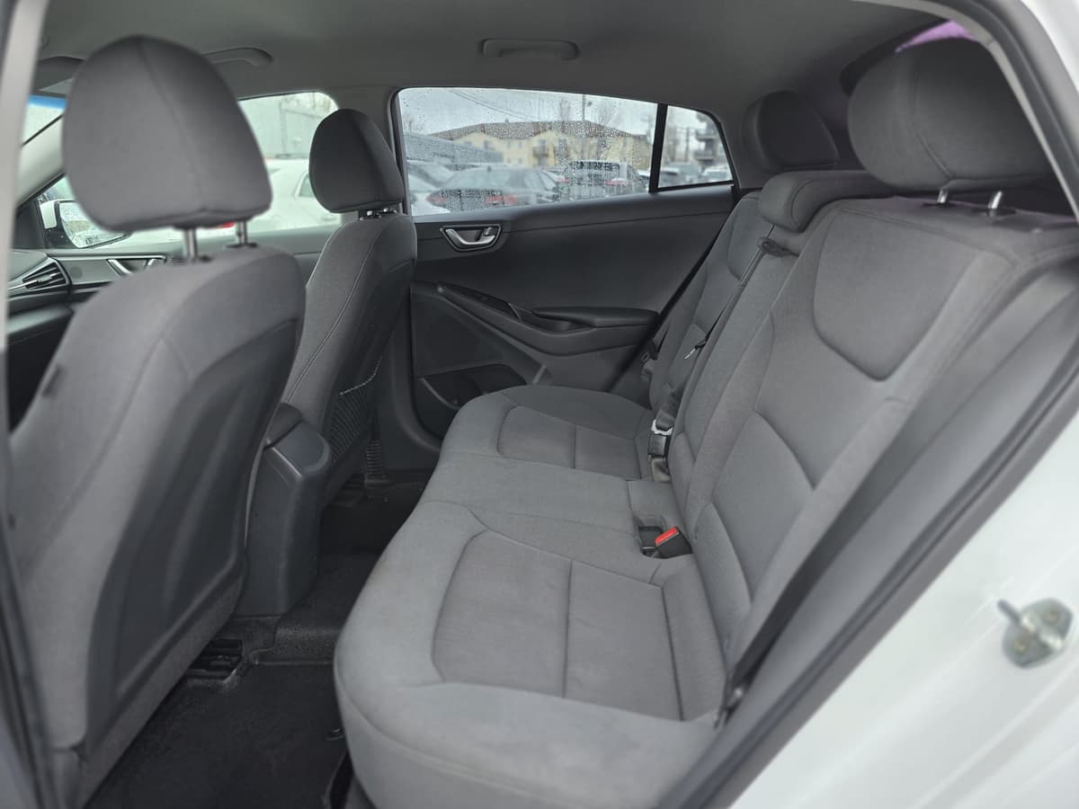 2020 Hyundai IONIQ ELECTRIC PREFERRED thumbnail 18