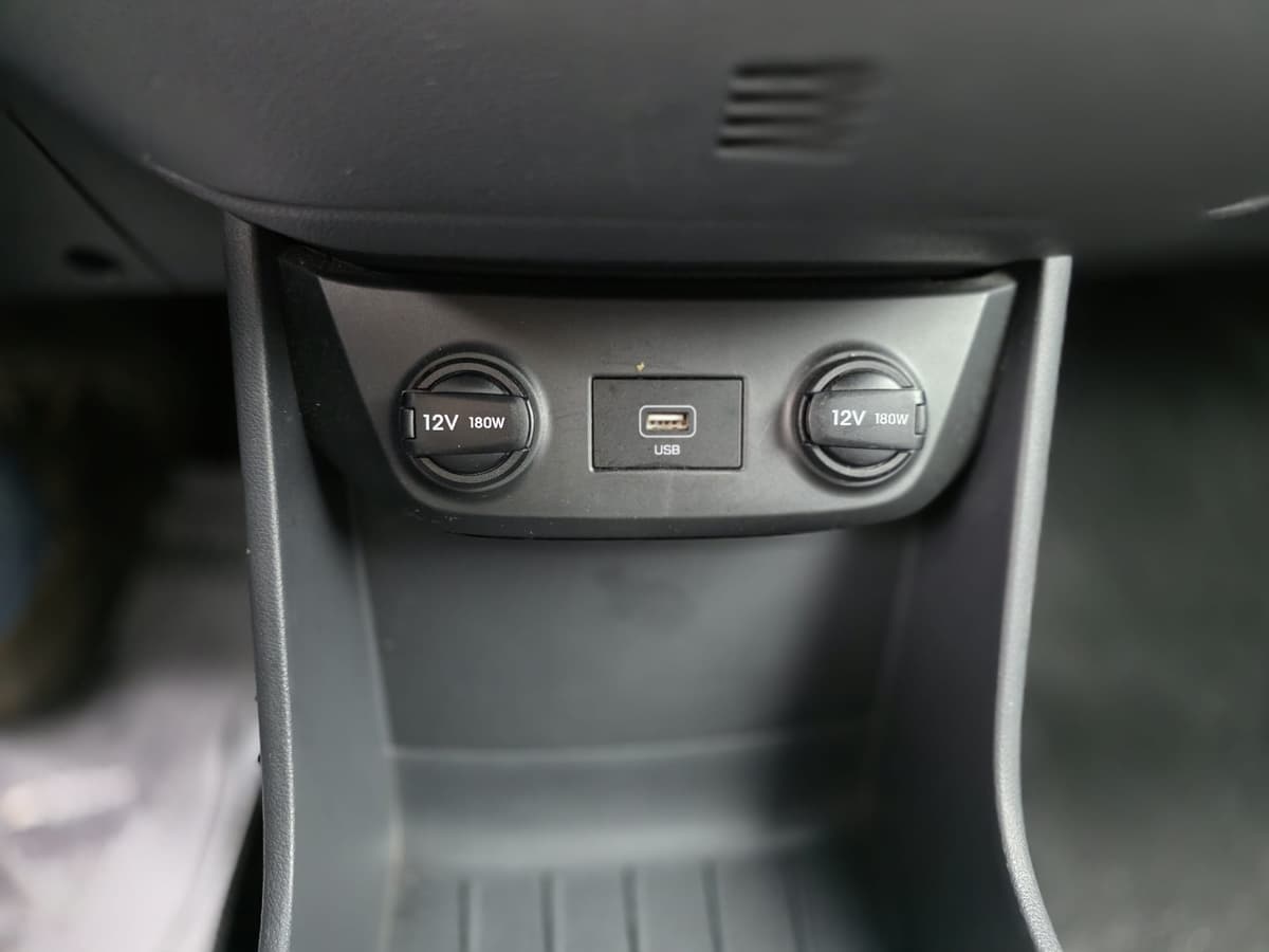 2020 Hyundai IONIQ ELECTRIC PREFERRED photo 24