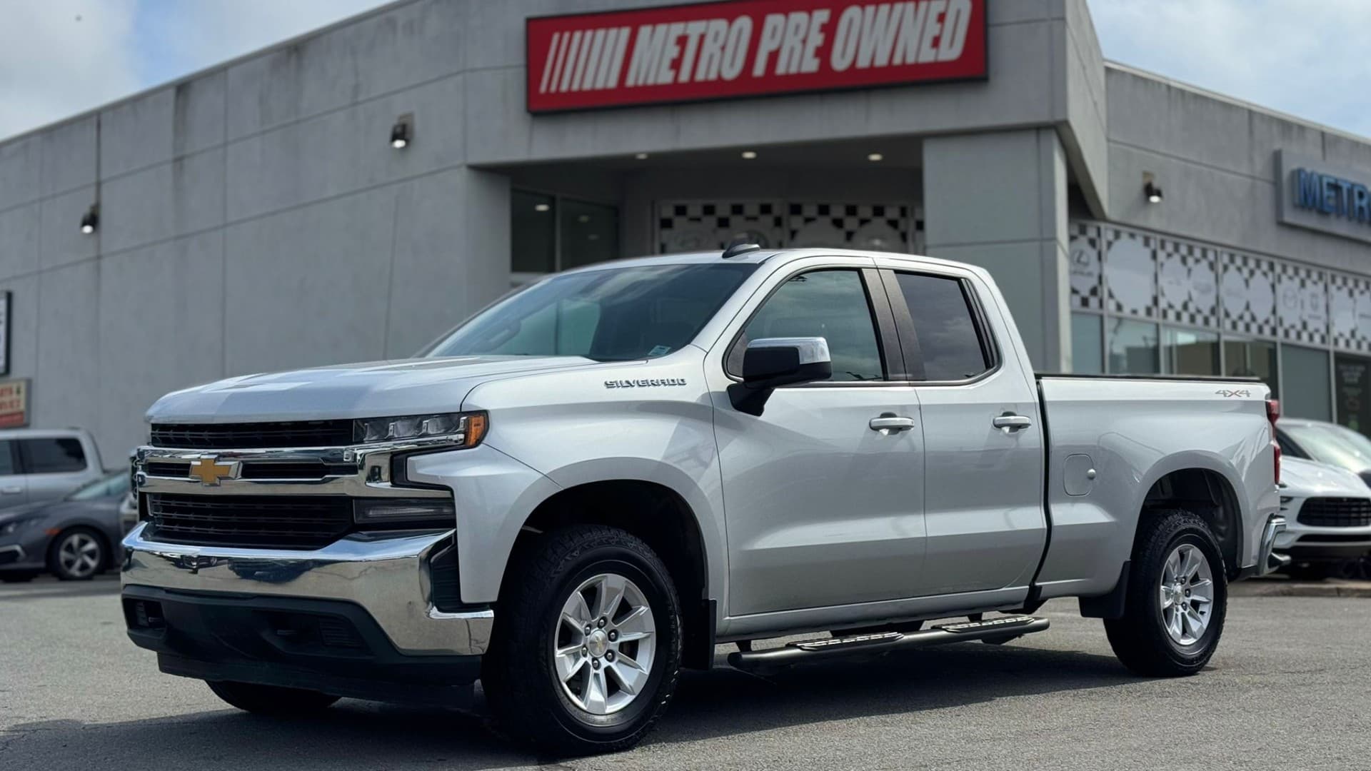 2020 Chevrolet SILVERADO 1500 LT 4WD Double Cab 147" 5.3L V8