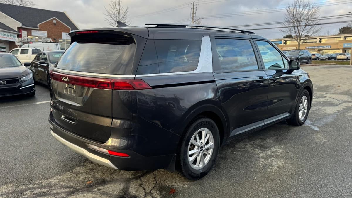 2022 KIA Carnival LX+-5D FWD thumbnail 5