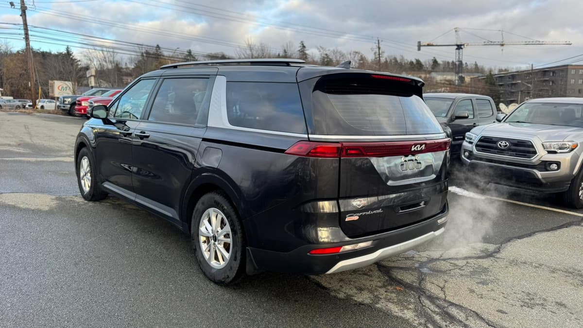 2022 KIA Carnival LX+-5D FWD thumbnail 7