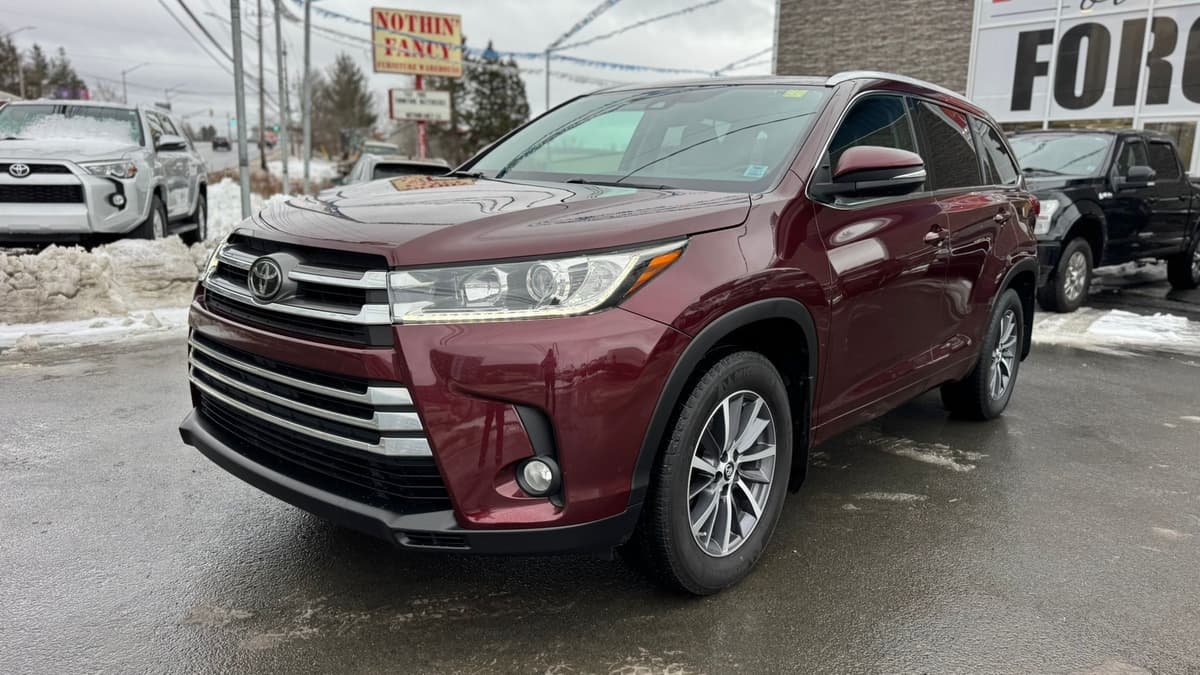 2018 Toyota HIGHLANDER XLE AWD 8 SEATS