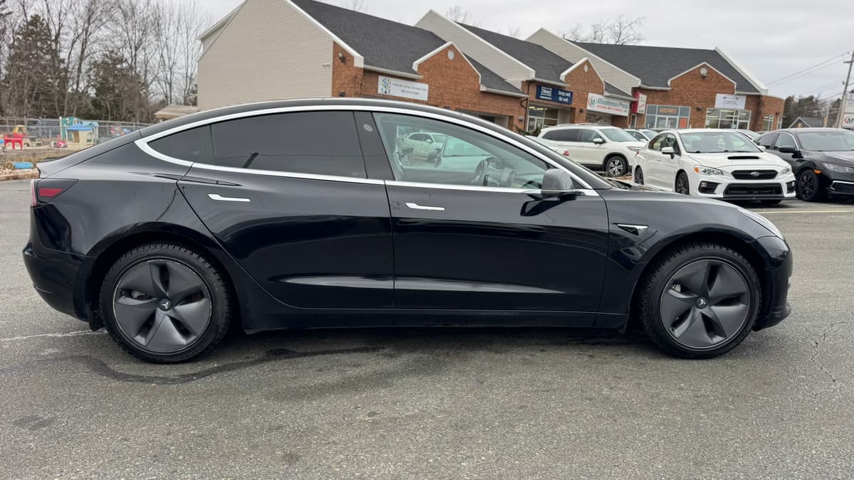 2019 Tesla 3 STD Range Plus RWD thumbnail 4