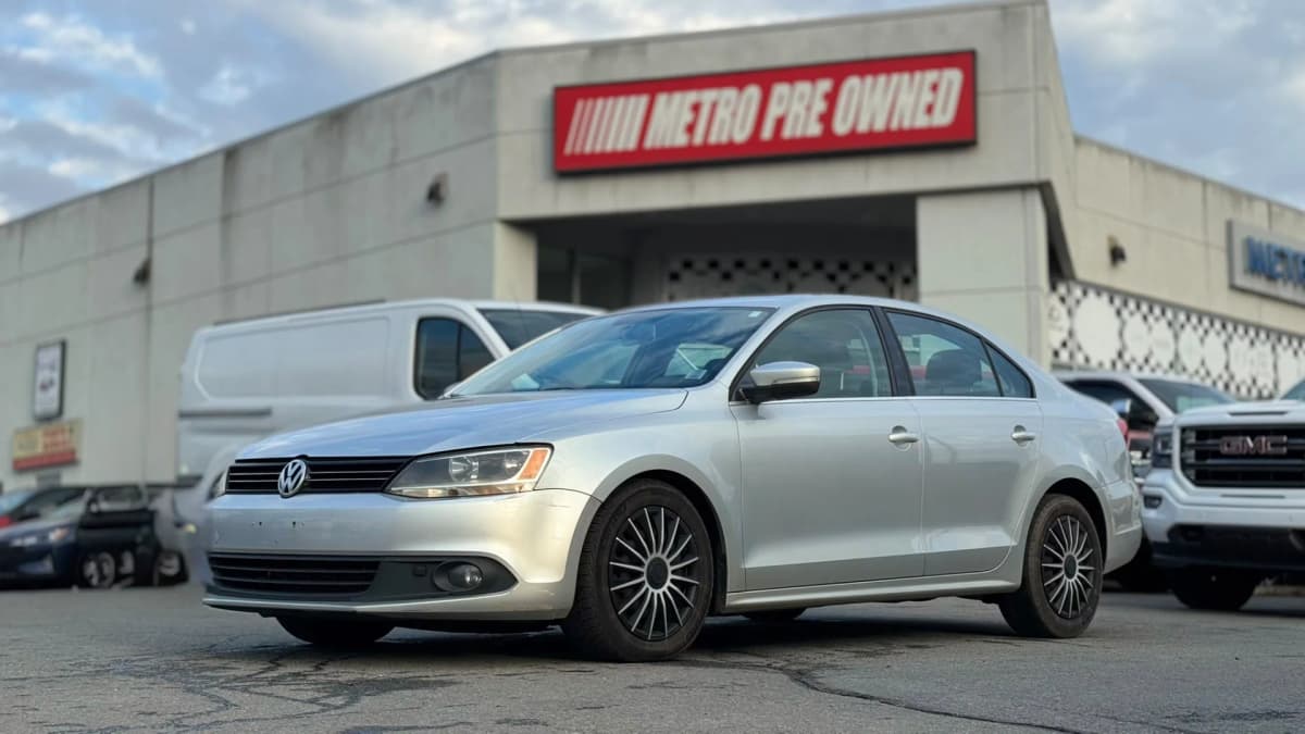 2014 Volkswagen Jetta Highline 4DR 2.0 TDI DSG