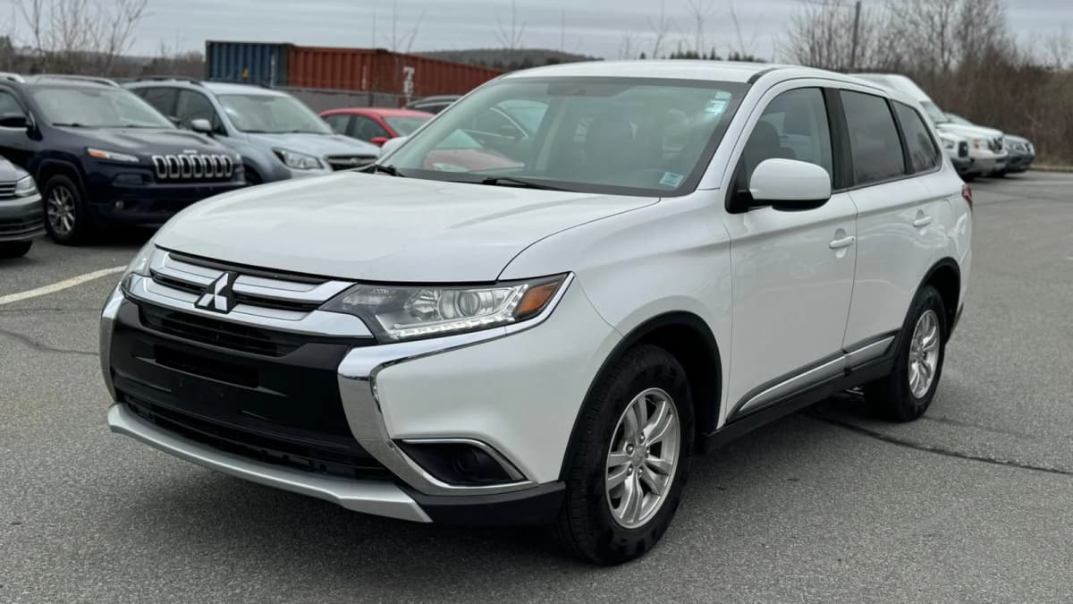 2017 Mitsubishi Outlander ES AWC