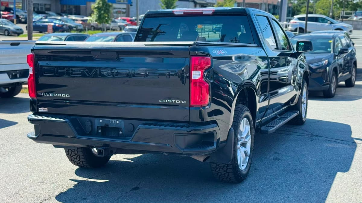 2022 Chevrolet SILVERADO LTD 1500 CUSTOM 4WD Crew Cab 157" thumbnail 6