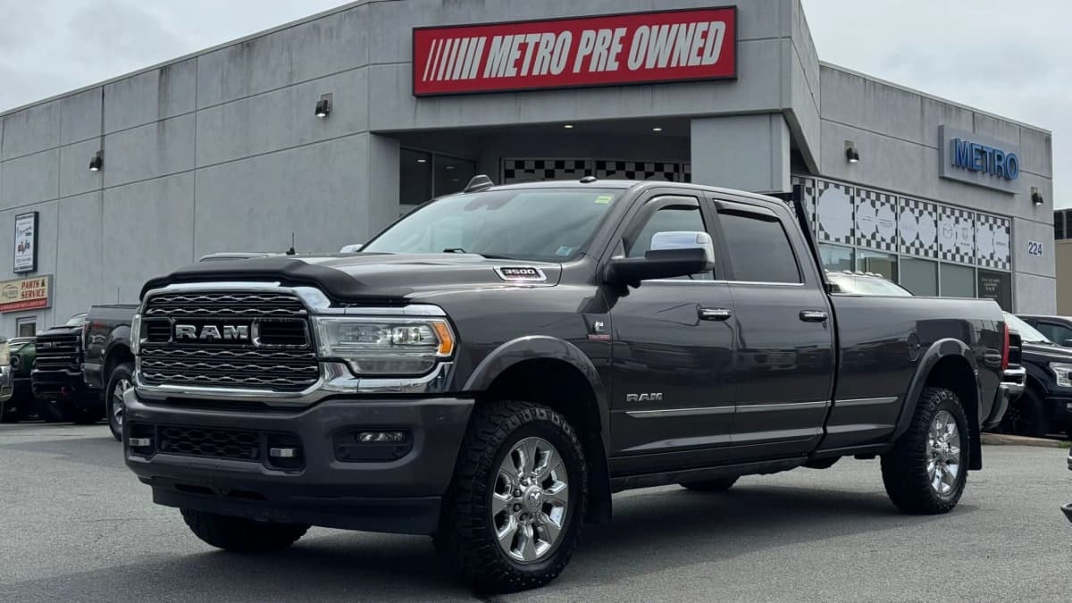 2020 RAM 3500 LIMITED 6.7L CUMMINS TURBO DIESEL 4x4 Crew Cab 8' Box
