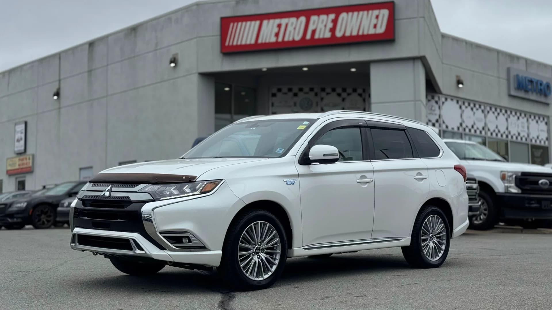 2020 Mitsubishi OUTLANDER PHEV HYBRID LE