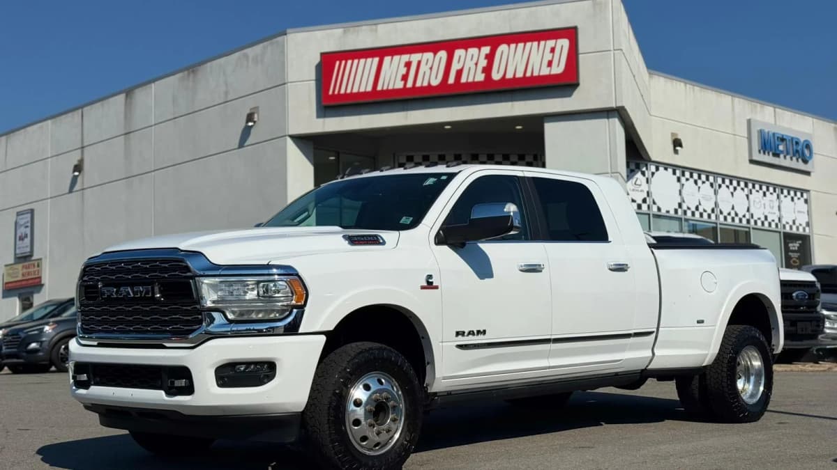 2020 RAM 3500 LIMITED 4x4 Mega Cab 6'4" Box 6.7L CUMMINS TURBO DIESEL