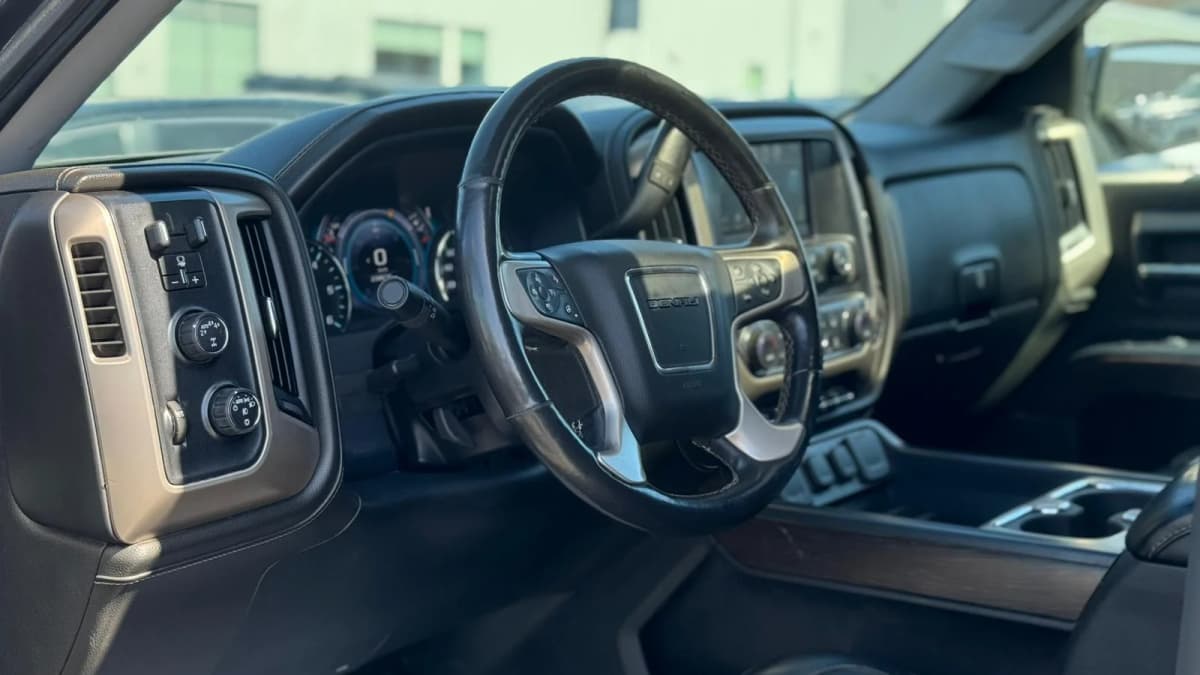 2017 GMC SIERRA 1500 DENALI 4WD Crew Cab 143.5" 6.2L V8 thumbnail 11