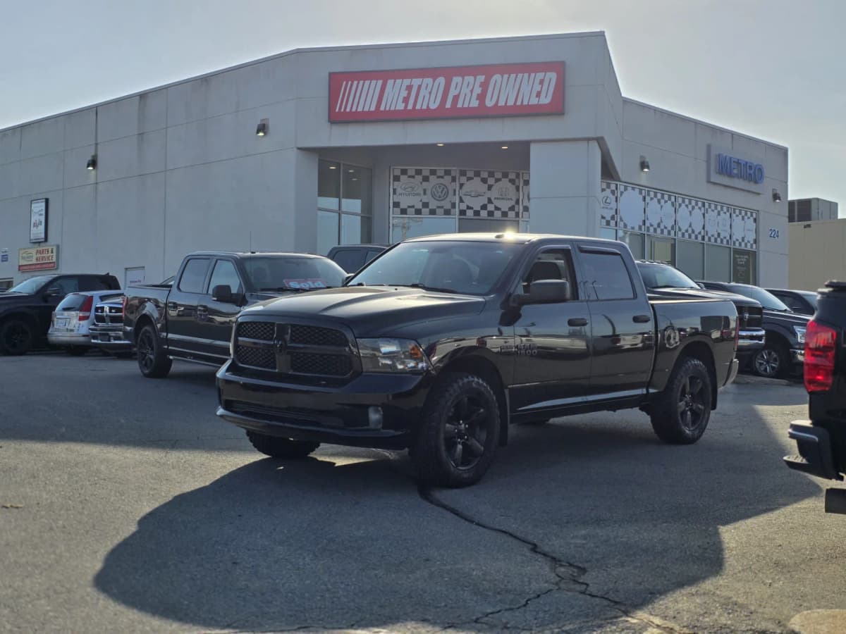 2017 RAM 1500 Express 4WD Crew Cab 5.7 Ft Box