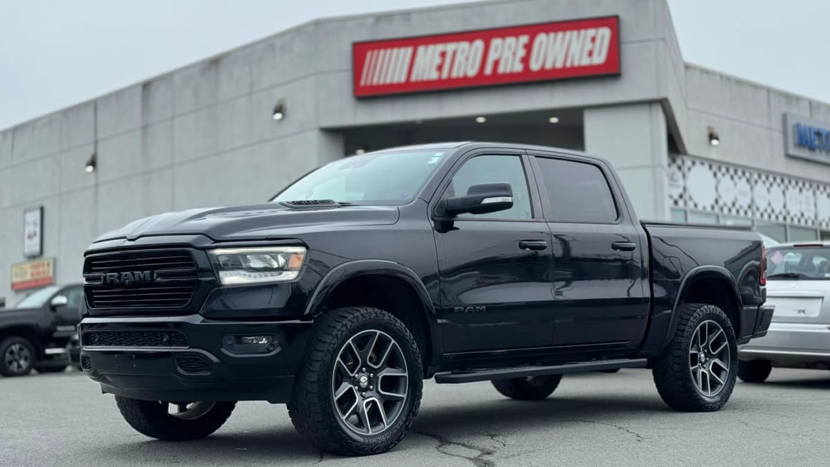 2019 RAM 1500 LARAMIE 4x4 Crew Cab 5'7" Box 5.7L V8