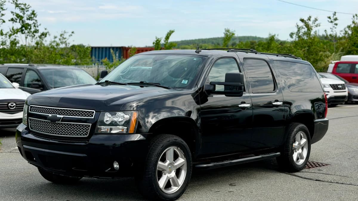 2012 Chevrolet Suburban LTZ 1500 4WD 5.3L 8cyl 6 Passenger