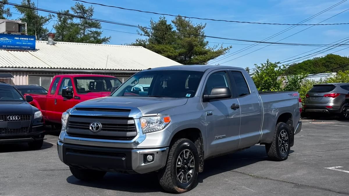 2015 Toyota Tundra SR 5.7L V8 4WD