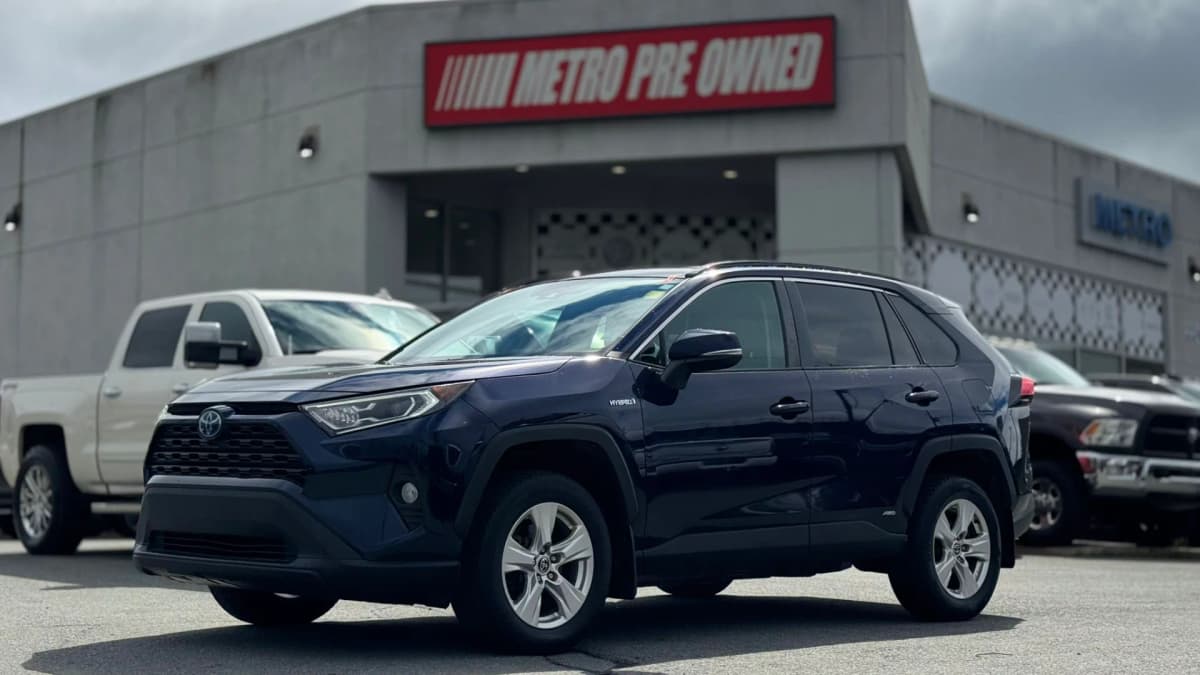 2021 Toyota RAV4 HYBRID XLE AWD
