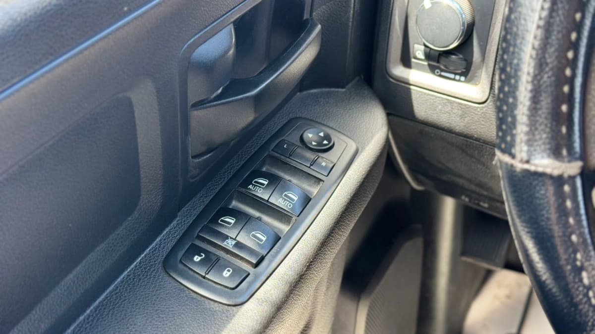 2018 RAM 3500 ST 4x4 Crew Cab 6'4" Box 6.7L CUMMINS TURBO DIESEL thumbnail 22