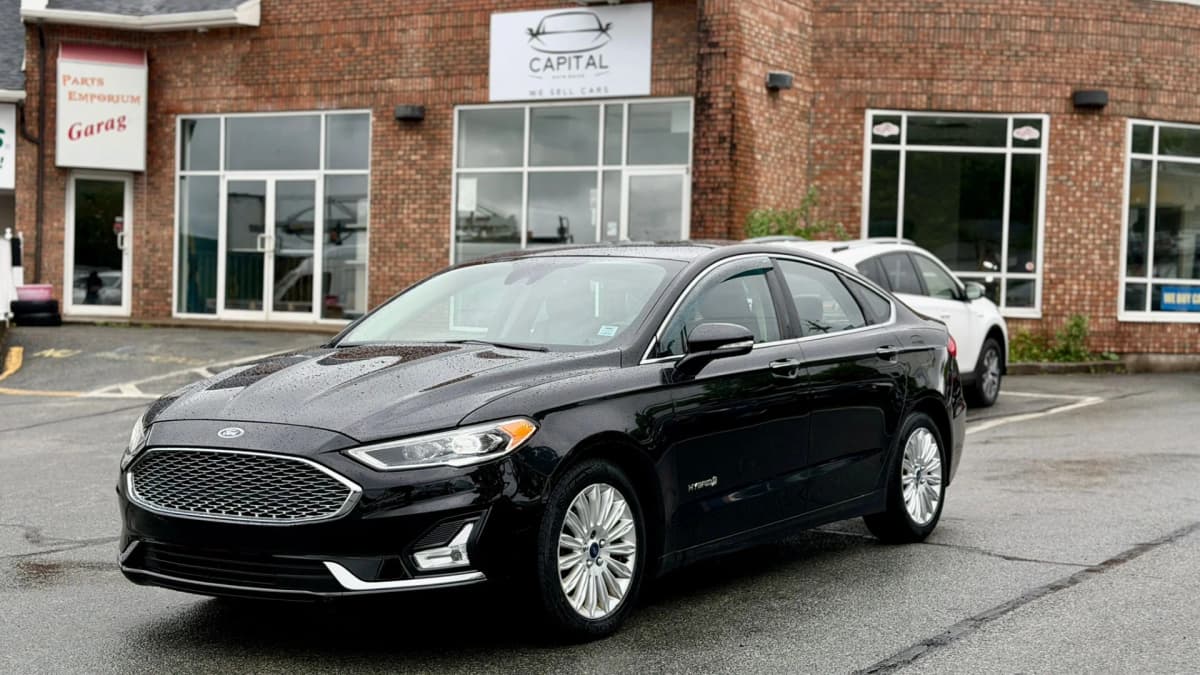 2019 Ford Fusion Hybrid Titanium FWD