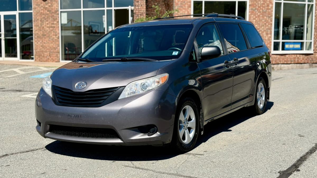 2015 Toyota Sienna 7-Passenger FWD