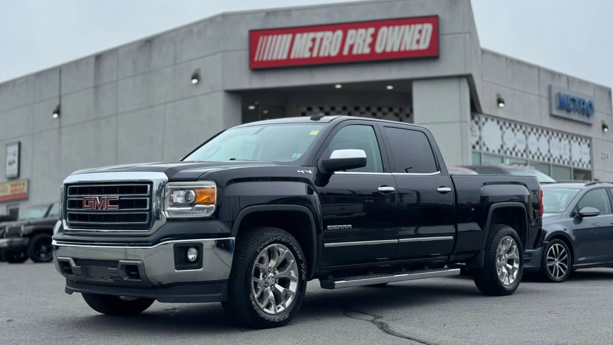 2015 GMC SIERRA 1500 SLT 4WD Crew Cab 143.5" 5.3L V8