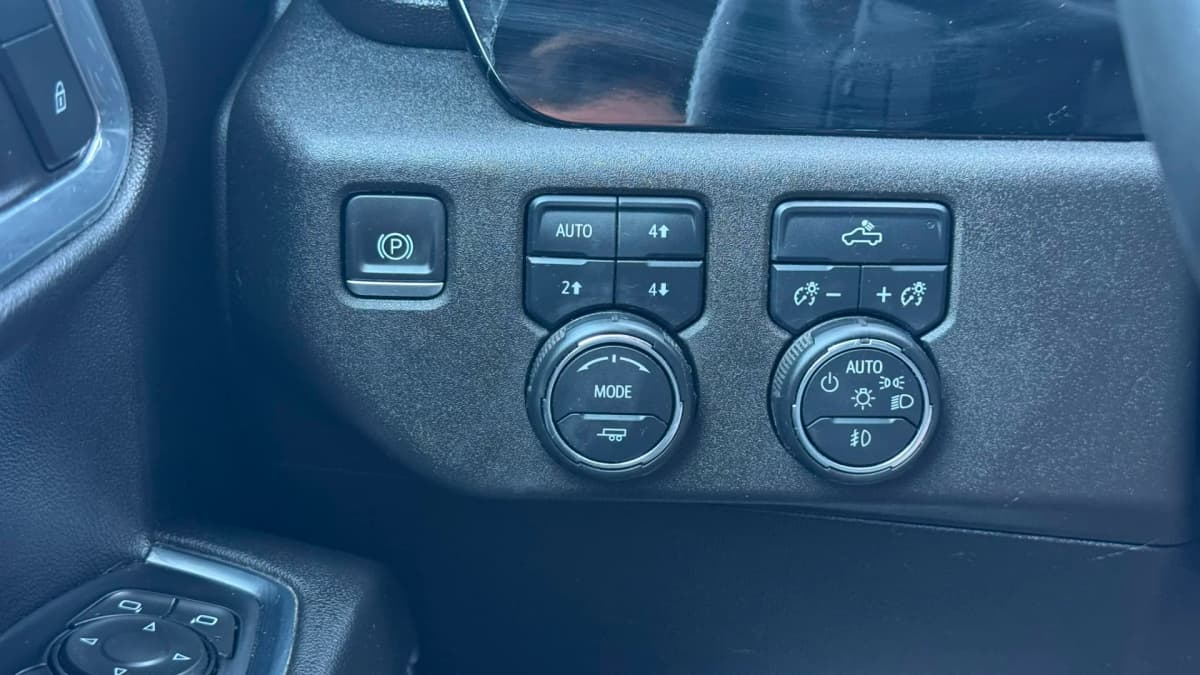 2023 Chevrolet Silverado 1500 RST 4WD Crew Cab 147" 5.3L V8 thumbnail 18