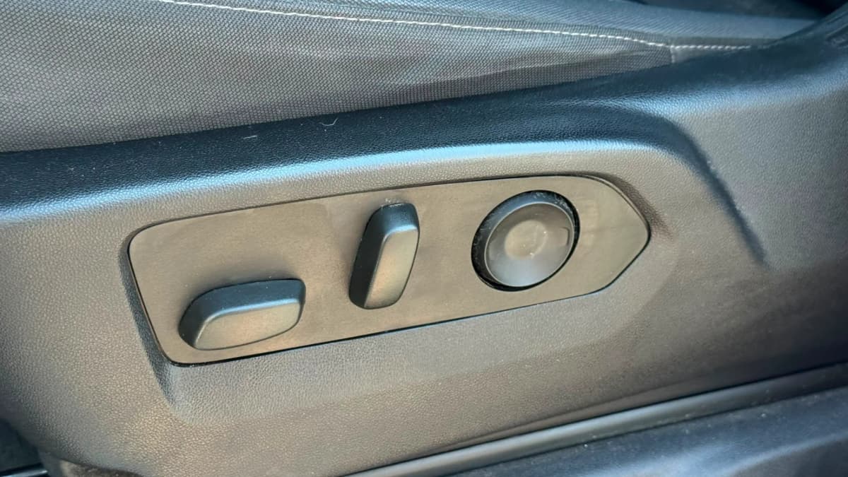 2023 Chevrolet Silverado 1500 RST 4WD Crew Cab 147" 5.3L V8 thumbnail 22