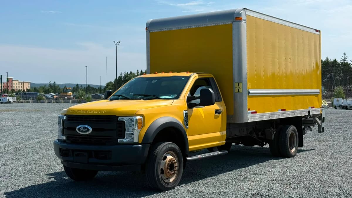 2017 Ford Super Duty F-450 DRW XL - CHA 2WD Reg Cab 205" WB