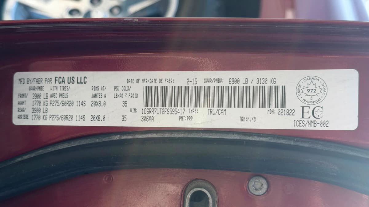 2015 RAM 1500 SLT Crew Cab Short Bed 4WD V8 140.5" thumbnail 22
