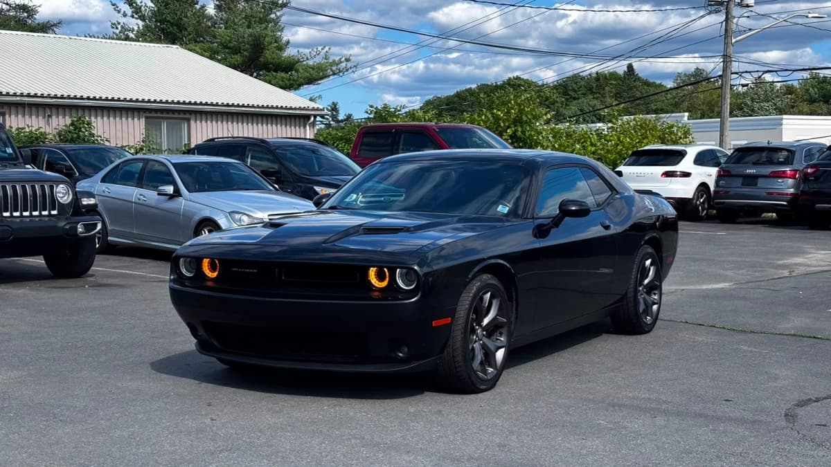 2018 Dodge Challenger SXT Plus RWD Leather&Sunroof
