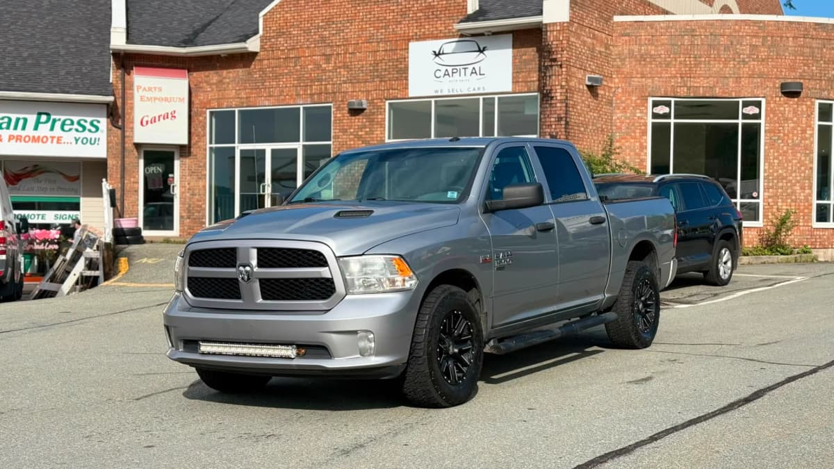 2020 RAM 1500 Classic Express 4x4 Crew Cab 5'7"