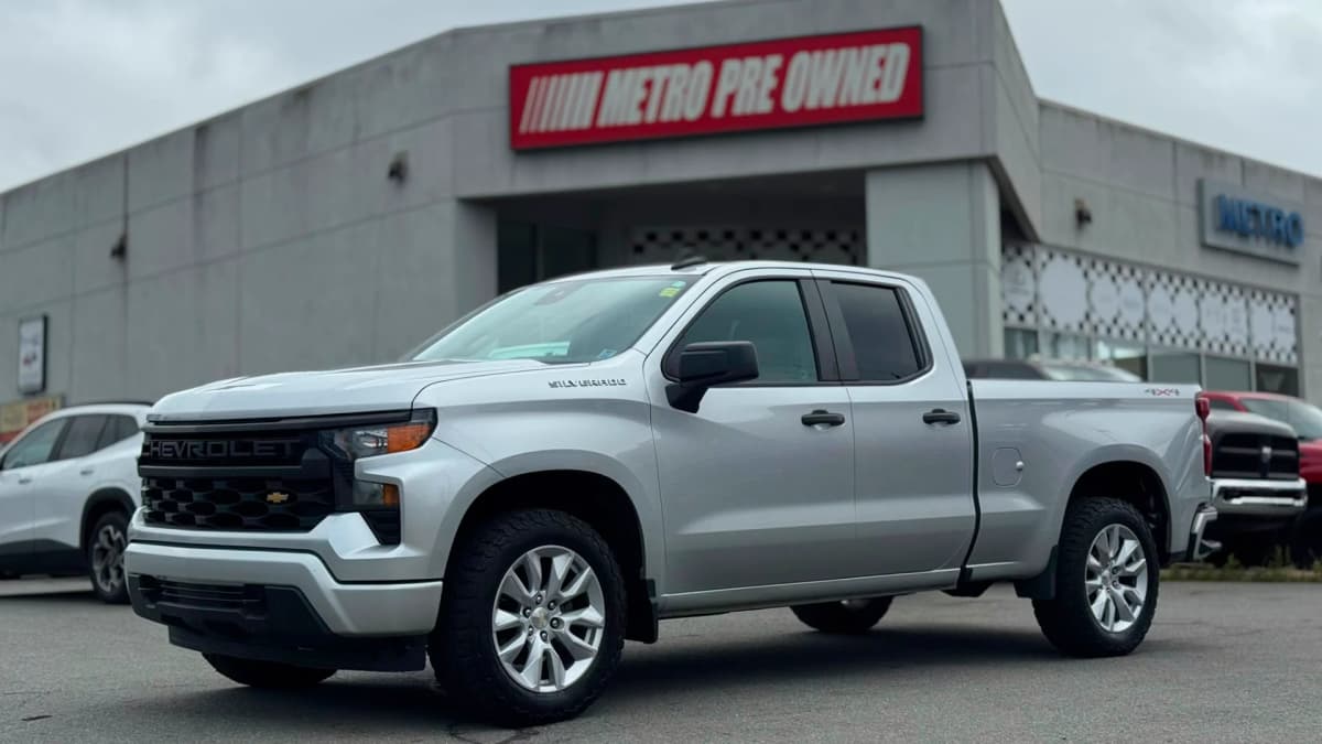 2022 Chevrolet SILVERADO 1500 CUSTOM 4WD Double Cab 147" 2.7L 4Cyl