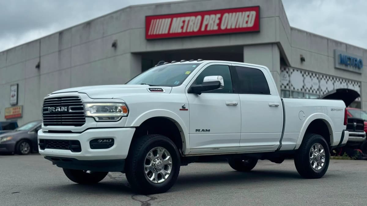 2022 RAM 2500 LARAMIE 4x4 Crew Cab 6'4" Box 6.7L CUMMINS TURBO DIESEL