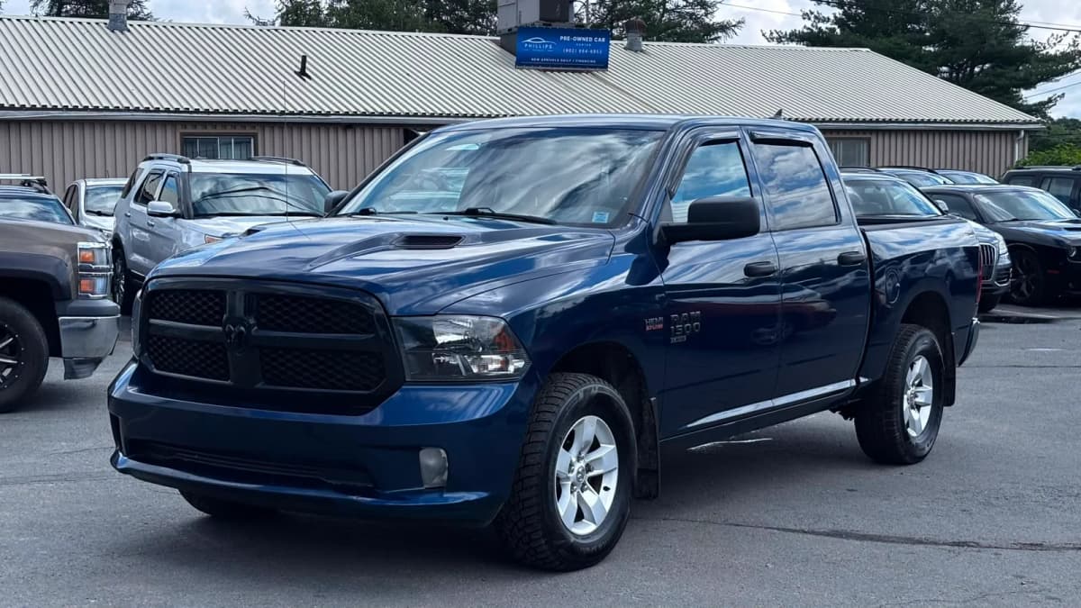 2019 RAM 1500 Classic Express 4WD 5.7L Hemi Crew Cab 5'7" Bed